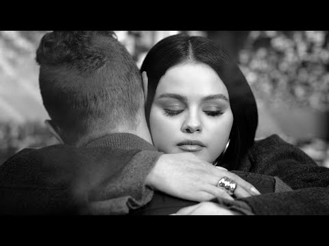 Coldplay, Selena Gomez - Let Somebody Go видео (клип)